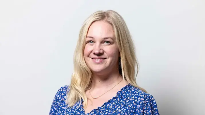 The Sun hires Elaine Scott