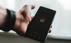 Instagram begins testing 60-second Stories